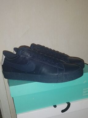 Nike Leather Low-Top Sneakers in Dark Blue with White Heel Tab